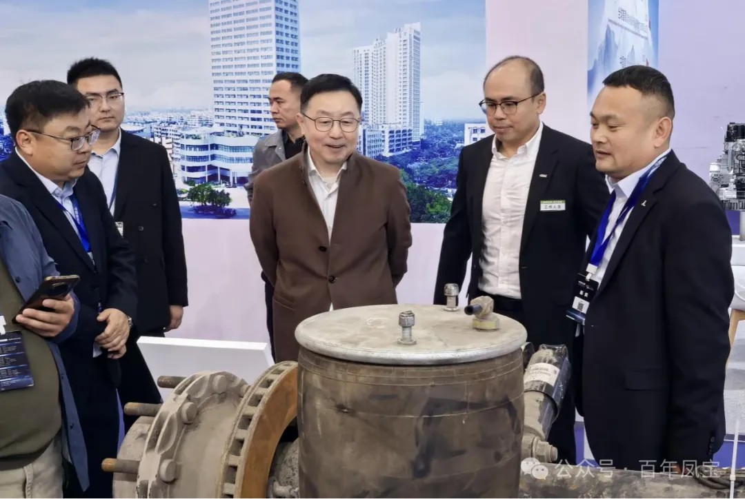 九体育官方网站重科系列高效节能产品亮相中国国际商用车展