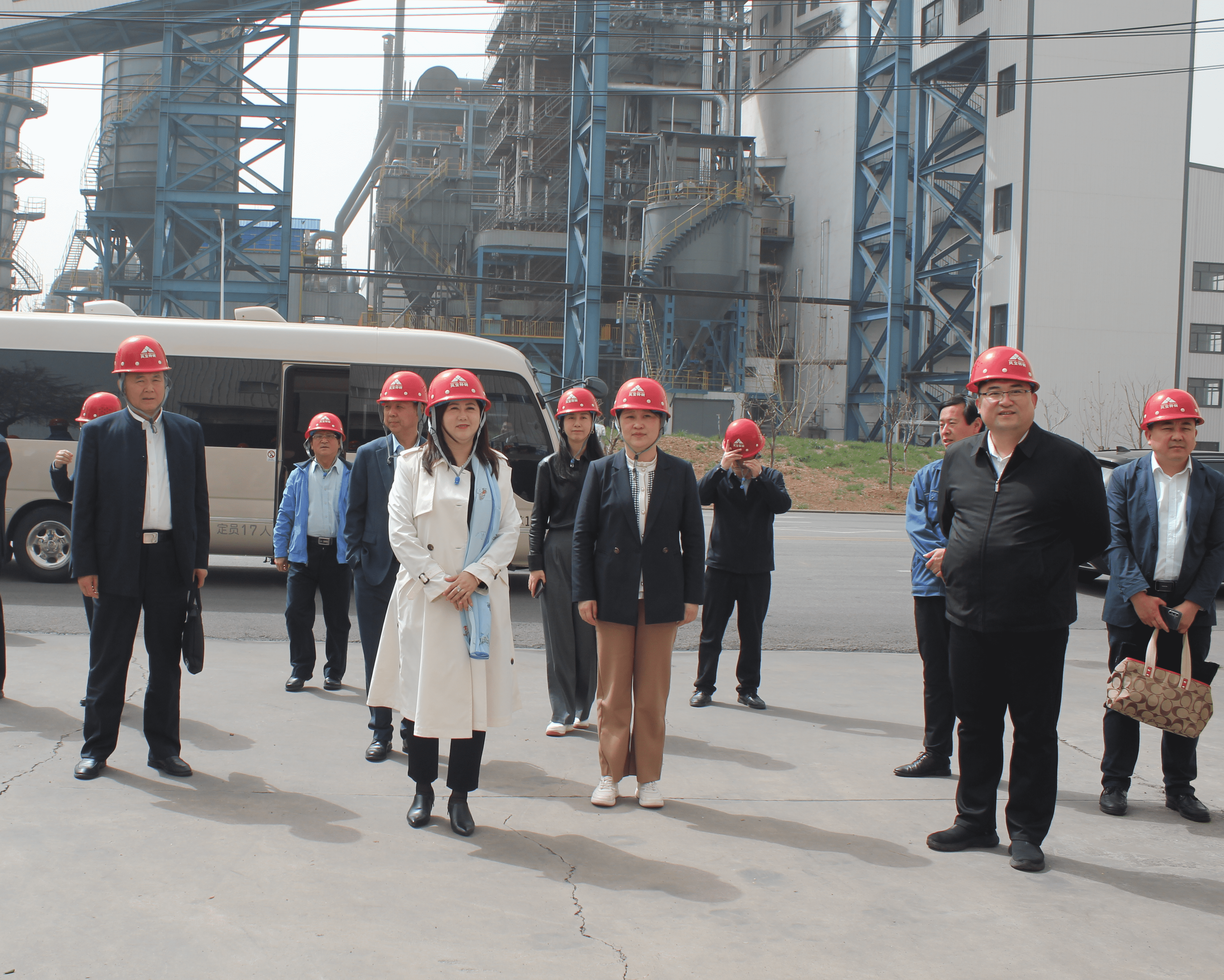 珠海华科大校友会考察团莅临九体育官方网站集团考察